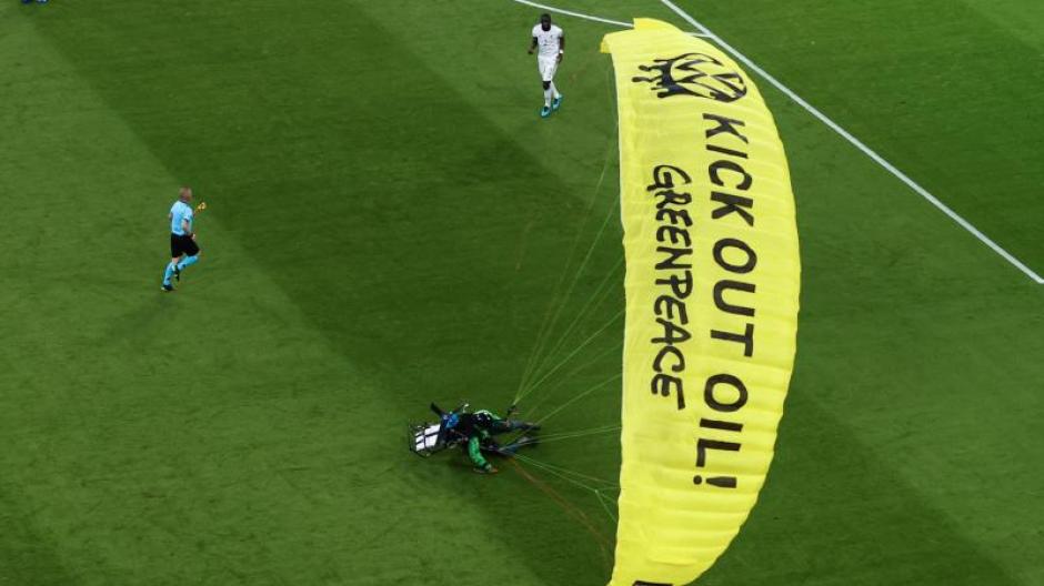 Fußball-EM 2021: Greenpeace-Aktion: Polizei prüfte ...