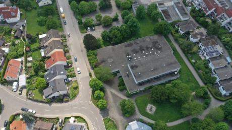 Auf dem Grundstück der alten Mehrzweckhalle in Gerlenhofen ließen sich sowohl eine Kita als auch eine Senioreneinrichtung unterbringen, meint die Neu-Ulmer Stadtverwaltung.