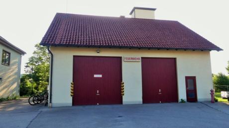 Im Feuerwehrgerätehaus in Kettershausen soll der neue Mannschaftstransportwagen untergebracht werden, den sich die örtlichen Wehren wünschen. 