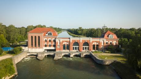 Das historische Wasserkraftwerk in Langweid wurde 2019 als UNESCO-Welterbestätte ausgezeichnet.