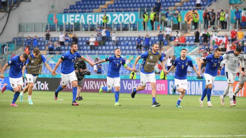 Italien – Wales / Italien souveräner Gruppenerster - auch Wales weiter ... : Italien gegen wales auf rekordjagd.