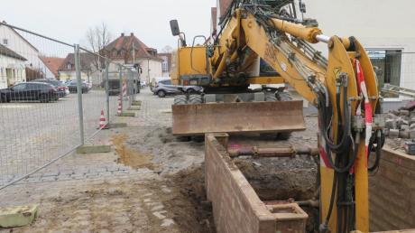 In Kühbach laufen die Arbeiten für den Kanalbau am Marktplatz, in der Pfarrstraße und Magnusstraße. Doch auch weitere Kanalarbeiten stehen heuer an.
