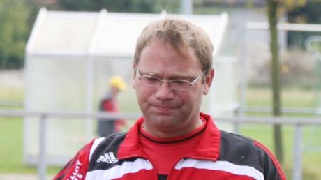 Peter Gartmann (hier als Coach des  TSV Burgau) trainiert jetzt die  B-Juniorinnen des TSV Schwaben Augsburg, die in der Bundesliga Süd spielen.