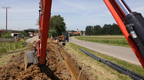 Zwischen Balhausen und Bernbach wird ein neues Erdkabel verlegt. Das Projekt kostet mehrere hunderttausend Euro.
