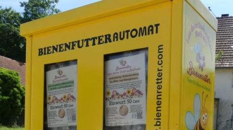 In Kettershausen steht seit wenigen Tagen ein knallgelber Bienenfutterautomat.