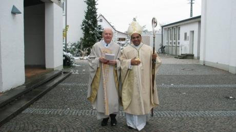 Pfarrer Hermann-Josef Lampart und Erzbischof Anton Bharanikulangara. Als Pfarrer Anton vertrat der heutige Erzbischof von Faridabad (Indien) Lampart während der Urlaubszeit.