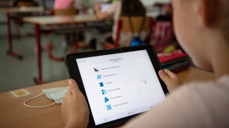 Die Sendener Schulen sollen digital aufgerüstet werden. Doch es finden sich keine Firmen, die alle Aufträge übernehmen.