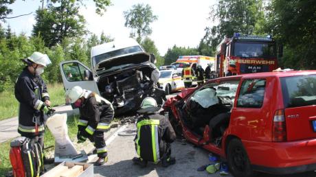 Bei einem Unfall zwischen Denkendorf und Appertshofen wurde ein 54-Jähriger aus Ingolstadt lebensgefährlich verletzt. 