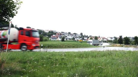 Der Kreisverkehr am Ortseingang von Haldenwang: Anwohner befürchten mit dem Entstehen eines Gewerbegebiets mehr Lärm und Verkehr und vor allem eine
Beeinträchtigung des Ortsbildes.