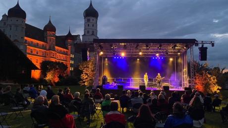 Beim Landkreis-Festivals ComeToGZer am Freitagabend traten auf der Bühne im Klostergarten in Wettenhausen regionale Künstler auf.