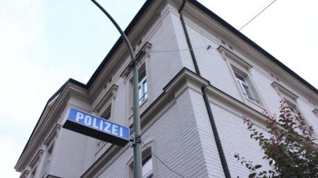Bei der Polizeiinspektion Krumbach zeigte ein Jugendlicher einen Fahrraddiebstahl von vor den Osterferien an.