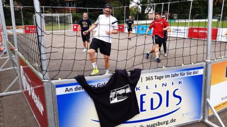 Der Polizeisportverein Augsburg und der Stadtjugendring veranstalten einen Sommercourt auf dem Vereinsgelände in Göggingen.
