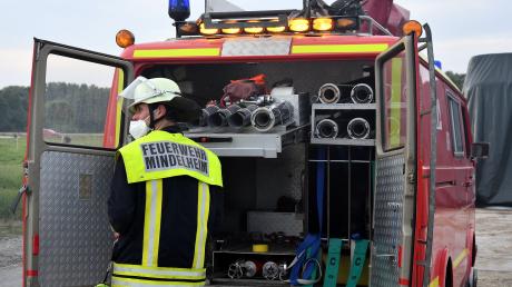 Die Feuerwehr musste am Dienstag in Nordhausen ausrücken, weil ein Auto gebrannt hat. (Symbolbild)