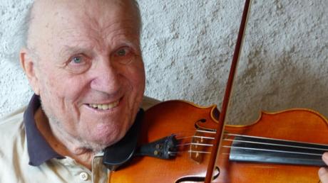 Seit 40 Jahren vereint: Wilfried Sendler und seine kleine Stradivari.
