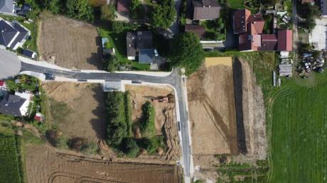 Die Erschließung des Baugebiets "Am Herschbach" am Rosenweg im Hollenbacher Ortsteil Schönbach ist abgeschlossen. Neun Bauplätze sind hier entstanden. 