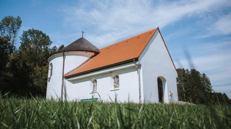 Die Holzkapelle in Beuerbach steht dieses Jahr im Mittelpunkt des Tags des offenen Denkmals im Landkreis Landsberg.