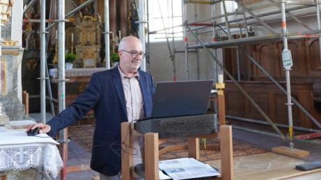 Über den Freskanten Konrad Huber und sein Werk in der Pfarrkirche Anhofen, das 2019 in Teilen abstürzte, erzählte Kreisheimatpfleger Wolfgang Ott zum Tag des offenen Denkmals. 