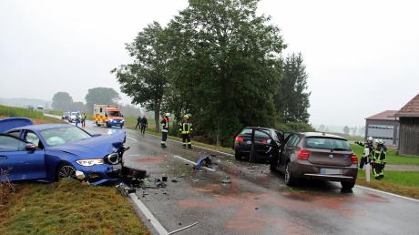 Ein Schaden von etwa 110.000 Euro ist bei einem Unfall zwischen Illertissen und Buch entstanden. 
