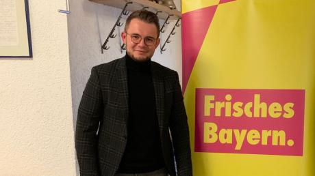 FDP Nordschwaben: Maximilian Funke-Kaiser  (links) schafft es über Zweitstimmen in den Bundestag. FDP-Kreisvorsitzender Alois Jäger (rechts) ist mit dem Ergebnis der FDP-Nordschwaben zufrieden.