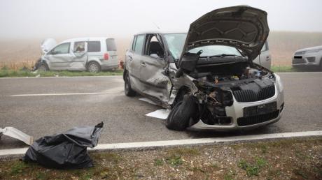 Auf der St2015 bei Bad Wörishofen hat es am Sonntagmorgen einen schweren Unfall gegeben.