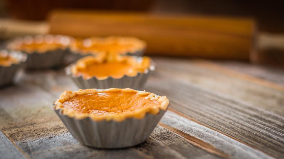 Mini Pumpkin Pies are the perfect snack for any Halloween party!