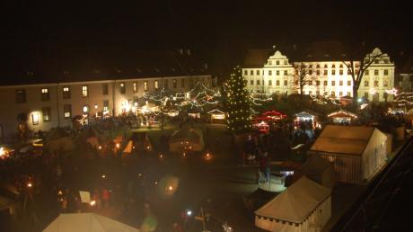 Mit seiner stimmungsvollen Kulisse im Klosterhof hat sich der Thierhaupter Engerlmarkt in der Vorweihnachtszeit zu einem Anziehungspunkt entwickelt. 