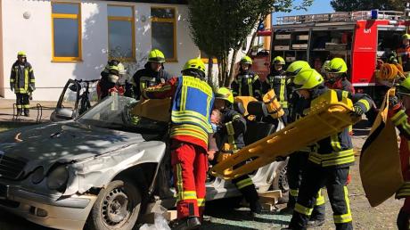 Im Herbst 2019 veranstaltete die Feuerwehr Mühlhausen erstmals einen Tag der offenen Tür. Dabei demonstrierte sie unter anderem die Rettung einer verletzten Person aus einem Unfallauto. Nun startet die Freiwillige Feuerwehr eine Werbekampagne für neue Mitglieder.