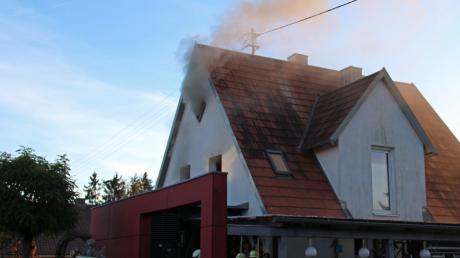 Rauch drang aus den Fenstern im Obergeschosses des Wohnhauses in Illerberg-Thal.
