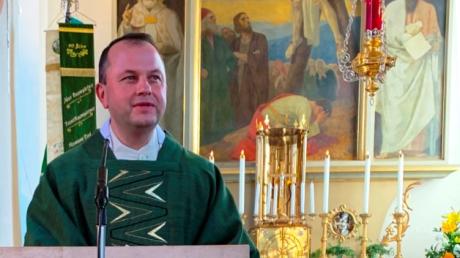 In Horgau und Biburg gibt es einen neuen Pfarrer: Reinfried Rimmel ist in sein Amt eingeführt und von den Gläubigen herzlich aufgenommen worden.