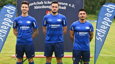 Drei Neuzugänge präsentierte der SC Ichenhausen im Sommer 2021. Absoluter Stammspieler ist von ihnen derzeit nur Dario Nikolic (links, mit Tarik Music und Ahmet Cam).