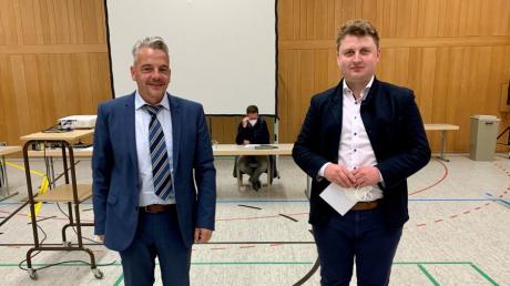 Konstantin Zanker (rechts) wurde zum neuen Zweiten Bürgermeister von Altenstadt gewählt. Sein Amt tritt er im Januar 2022 an. Künftig wird er eng mit Bürgermeister Wolfgang Höß (links) zusammenarbeiten. 