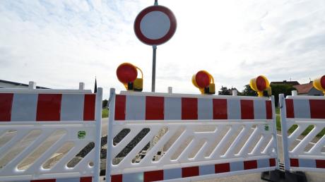 In Hohenwart sind zwei Schilder von einer Baustelle sowie eine Baustellenleuchte gestohlen worden. Jetzt sucht die Polizei nach Zeugen.