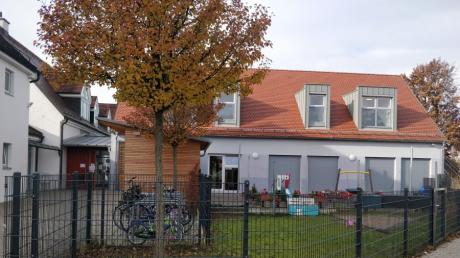 Bei Starkregen dringt beim Kindergarten in Merching Nässe ein. Die Reparatur des Dachs zählt zu den dringend anstehenden Arbeiten.