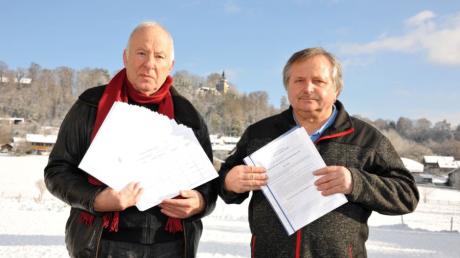 Wolfgang Z. Keller (links) und Dieter Scheithauer,  sind die Initiatoren des Bürgerbegehrens "Kein Rathausneubau in Pähl".