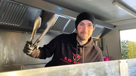 Stephan Durm aus Greimeltshofen hat sich einen Foodtruck gekauft und seine Leidenschaft, das BBQ, zum Beruf gemacht.