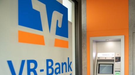 Die VR-Bank Donau-Mindel hat in Bubesheim wieder einen Geldautomaten installiert.