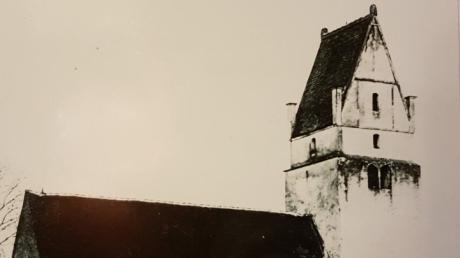 Dieses Foto aus dem Archiv von Walter Engelhart zeigt die Kirche St. Jodok in Senden im Jahr 1870. 
Das Gotteshaus war damals noch deutlich kleiner als heute, es wurde 1908 erweitert.