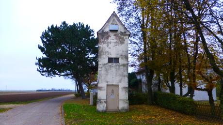 Der alte Trafoturm in Reimlingen sollte zuerst abgerissen werden.