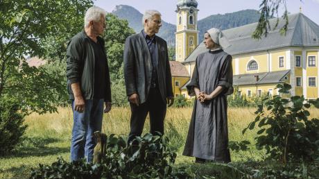 Ivo Batic (Miroslav Nemec), Franz Leitmayr (Udo Wachveitl) und Schwester Antonia (Maresi Riegner): Szene aus dem Tatort heute aus München ("Wunder gibt es immer wieder").