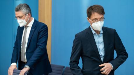 Sind sich nicht einig: Gesundheitsminister Karl Lauterbach und Lothar Wieler, Präsident des Robert Koch-Instituts. 