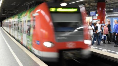Wie kann der Landkreis Aichach-Friedberg auf der Schiene besser an die Landeshauptstadt angebunden werden? Dieser Frage gingen die Gutachter im Programm "Bahnausbau München-West" nach.