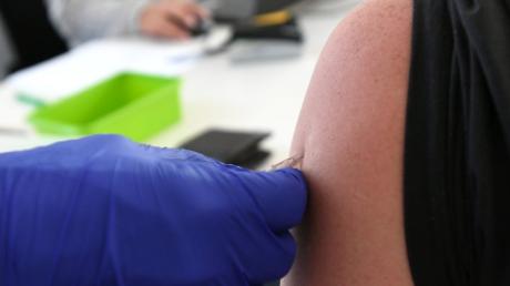 Mehr als 800 Impfungen wurden bei Impfaktionen in Emersacker vorgenommen.
