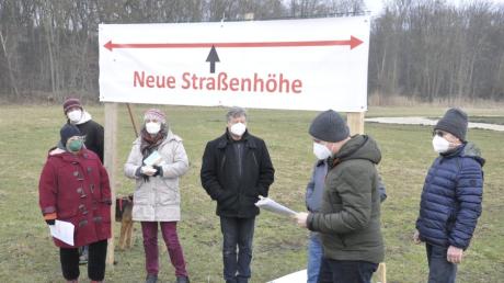 Die Bürgerinitiative verschaffte ihrem Protest gegen die Ausbaupläne der Straße durchs Donauried noch einmal Luft. 