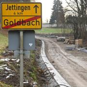 Die Verbindungsstraße zwischen Goldbach und Jettingen-Scheppach wird erneuert und ist seit September für den Verkehr gesperrt.