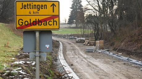 Die Verbindungsstraße zwischen Goldbach und Jettingen-Scheppach wird erneuert und ist seit September für den Verkehr gesperrt.