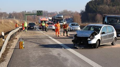 Zu einem Schleuderunfall kam es am Mittwochvormittag auf der A8 nahe Günzburg. Der Fahrer blieb unverletzt.