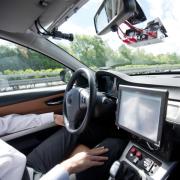 Autonomes Fahren gilt für viele Autoexperten als Mobilität der Zukunft. Die Rechtslage in Deutschland sieht es m Jahr 2022 aber noch nicht vor. (Symbolbild)