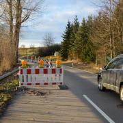Die Straße zwischen Nähermemmingen und Utzmemmingen ist derzeit halbseitig gesperrt. Hintergrund ist eine "kriechende Rutschung".