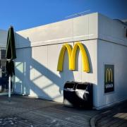 Im McDonald's-Restaurant an der A7 bei Vöhringen hat ein Streit mit einem Kunden ein böses Ende genommen.