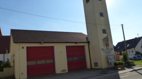 Das Feuerwehrhaus in Deiningen ist zu klein. Ein Brandbrief erreichte nun den Bürgermeister und den Gemeinderat.